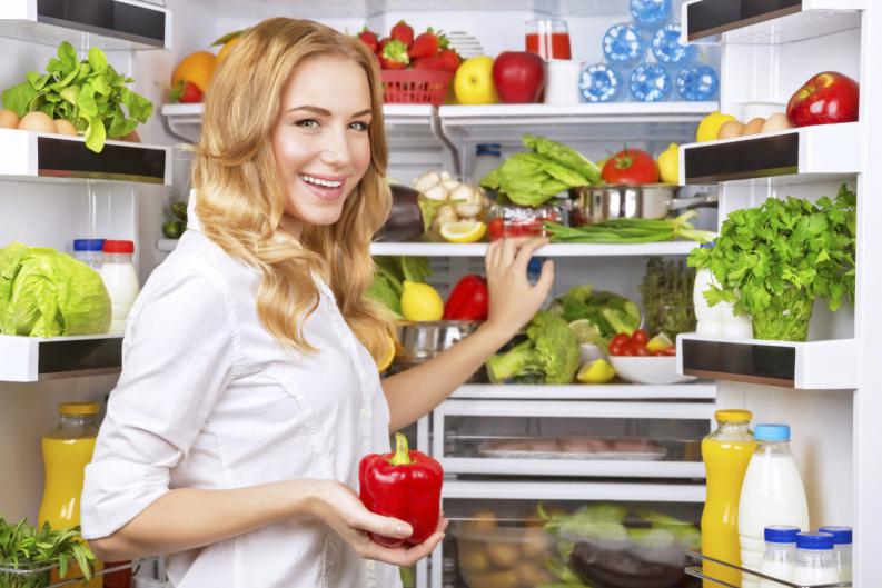 Los alimentos que debes eliminar de tu refrigerador para una vida saludable